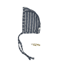 The Printed Bonnet - Linear Stem